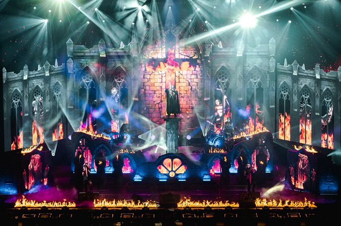 Wind Rose / Hammerfall / Powerwolf grandios in der ÖVB Arena Bremen